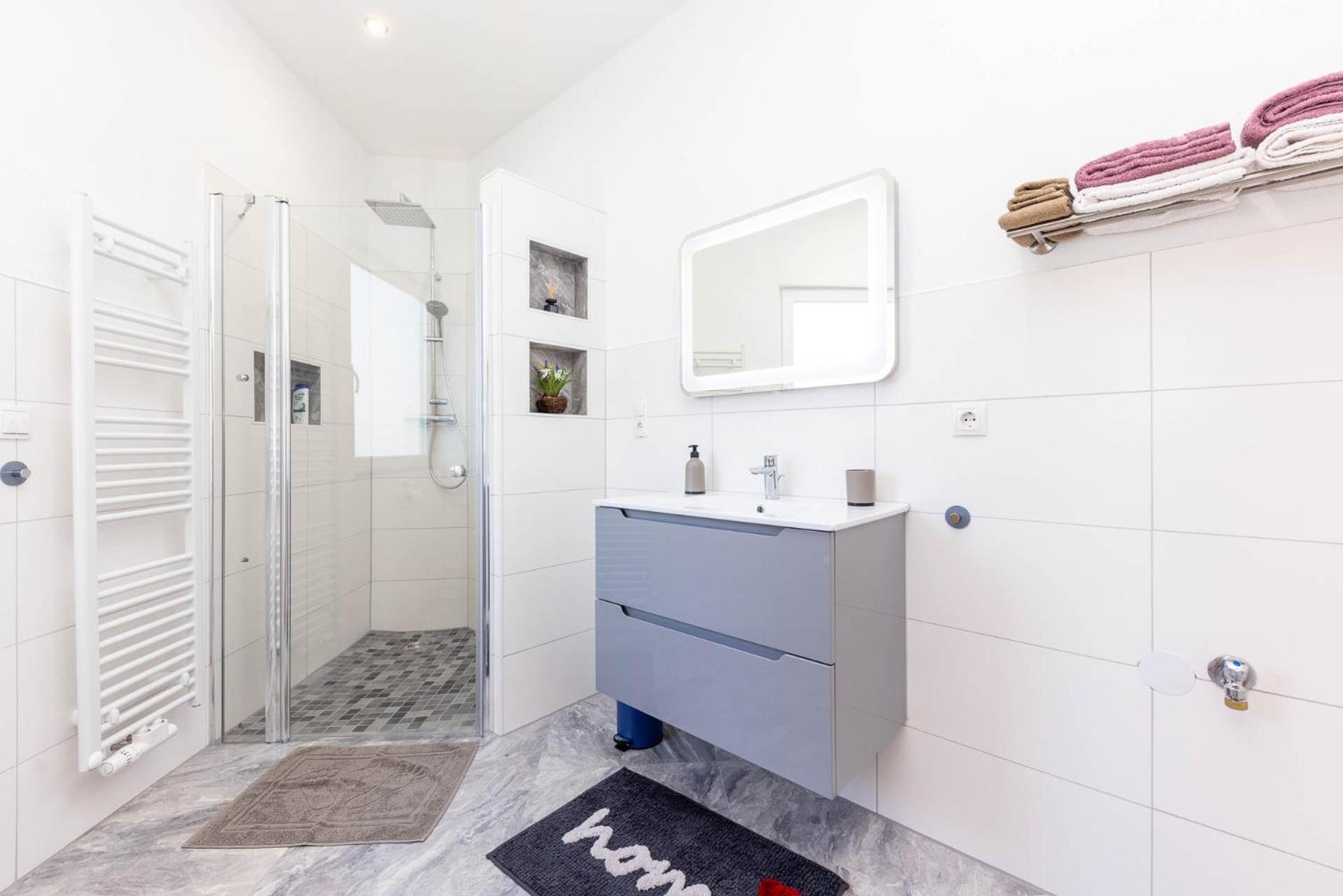 Neu I Ferienwohnung Jasmin Andernach Exterior foto