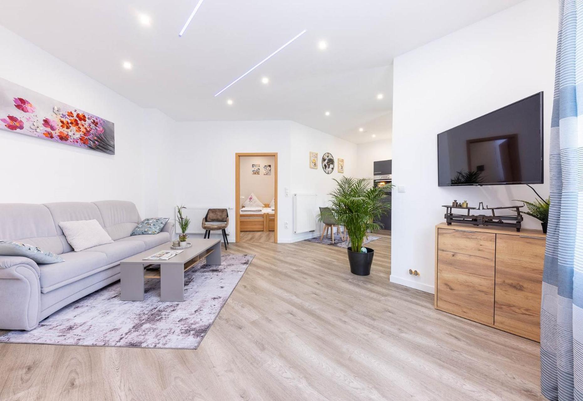 Neu I Ferienwohnung Jasmin Andernach Exterior foto